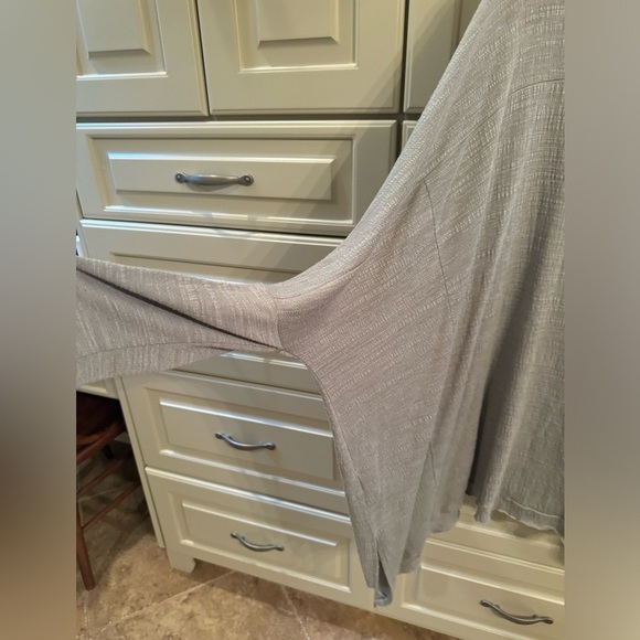 Umgee women’s shirt - Picture 2 of 4